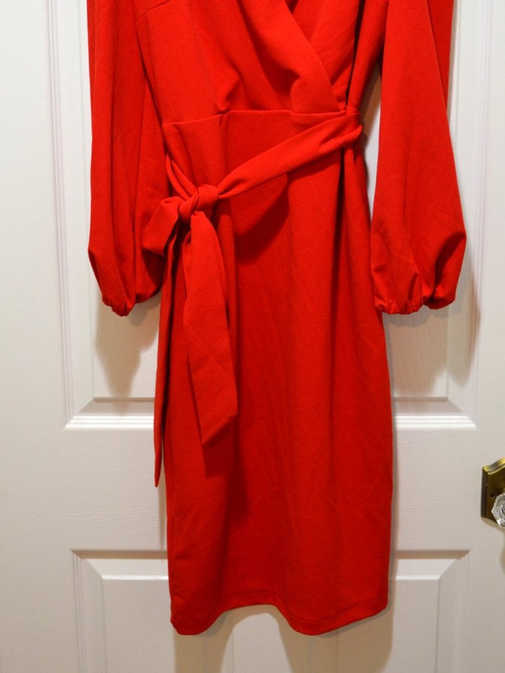 NWT Alexia Admor Beautiful Red Faux Wrap Dress with Waist Sash, Size Medium - Picture 4 of 12